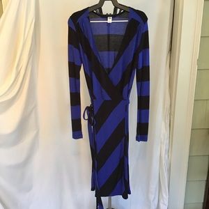 Old navy stripped wrap dress.  New beautiful  SP